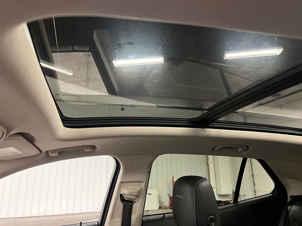 Certified 2021 Buick Envision Avenir w/ Technology Package II image 28