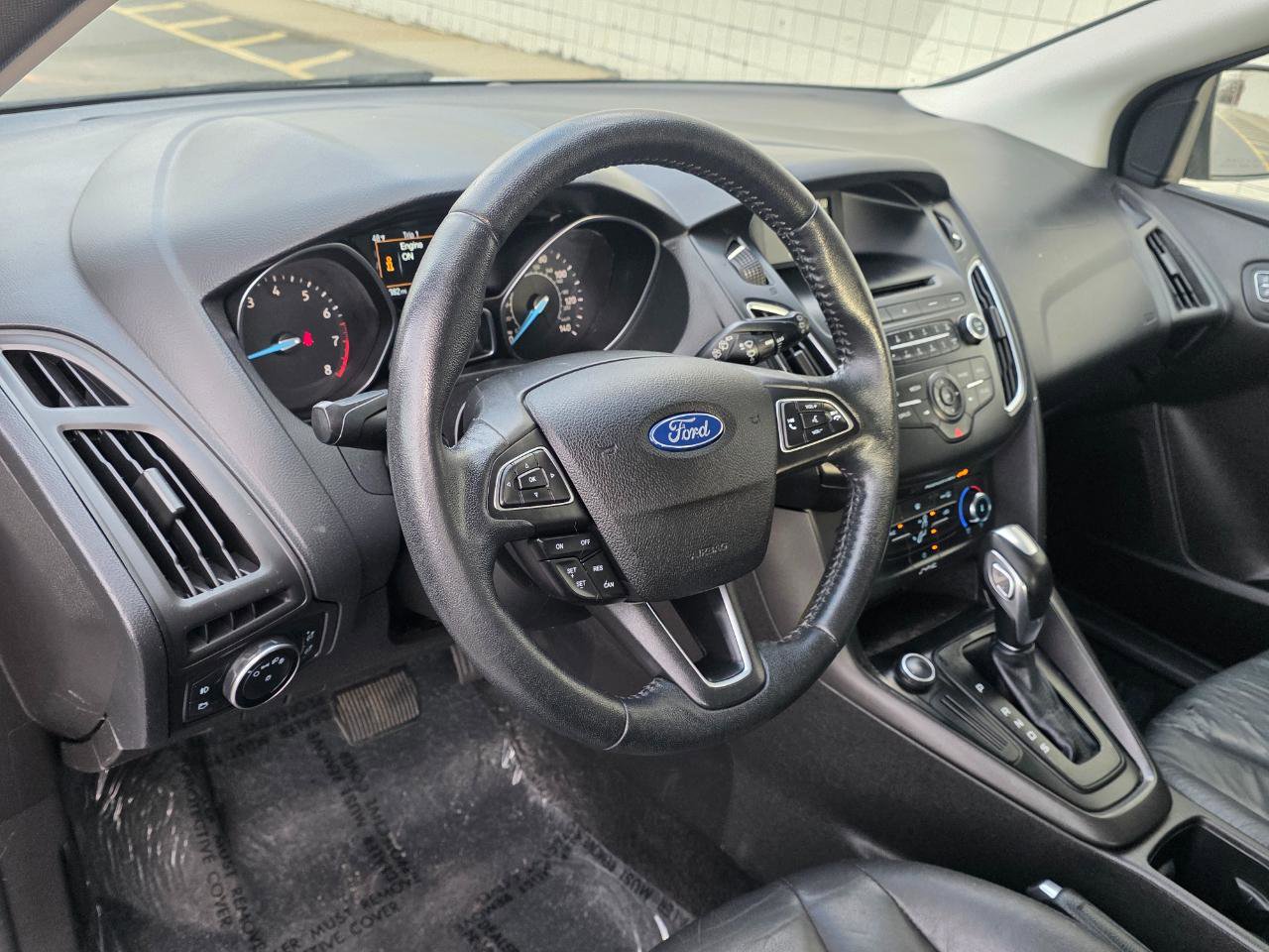 Used 2015 Ford Focus SE w/ Equipment Group 201A FWD image 8
