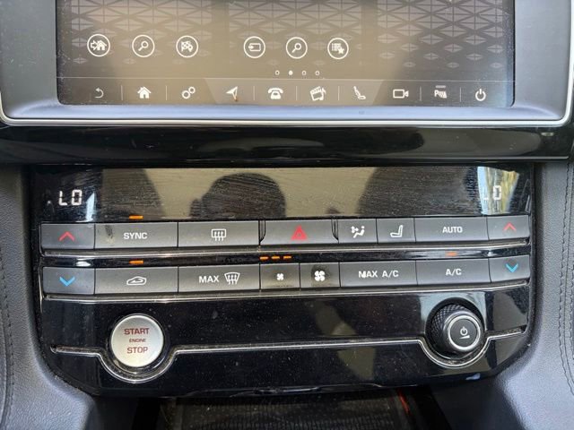 Used 2019 Jaguar F-PACE Prestige AWD/4WD image 10
