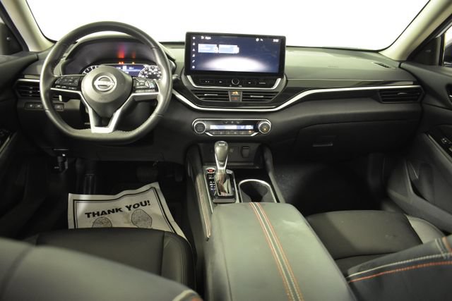 Used 2024 Nissan Altima 2.0 SR FWD image 29