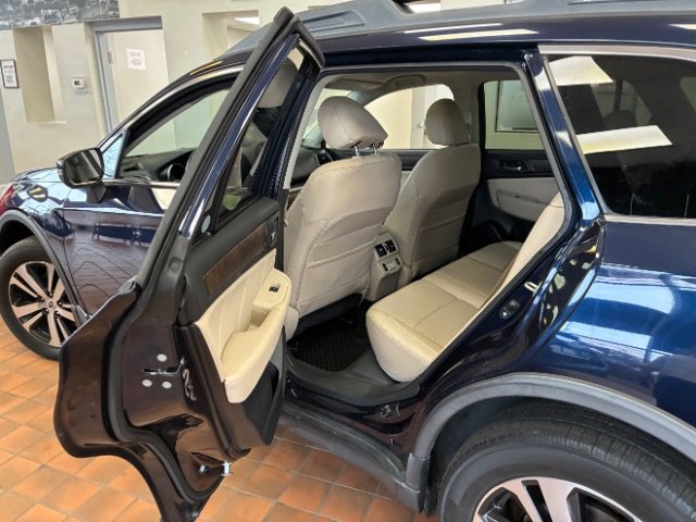 Used 2018 Subaru Outback 2.5i Limited AWD/4WD image 31