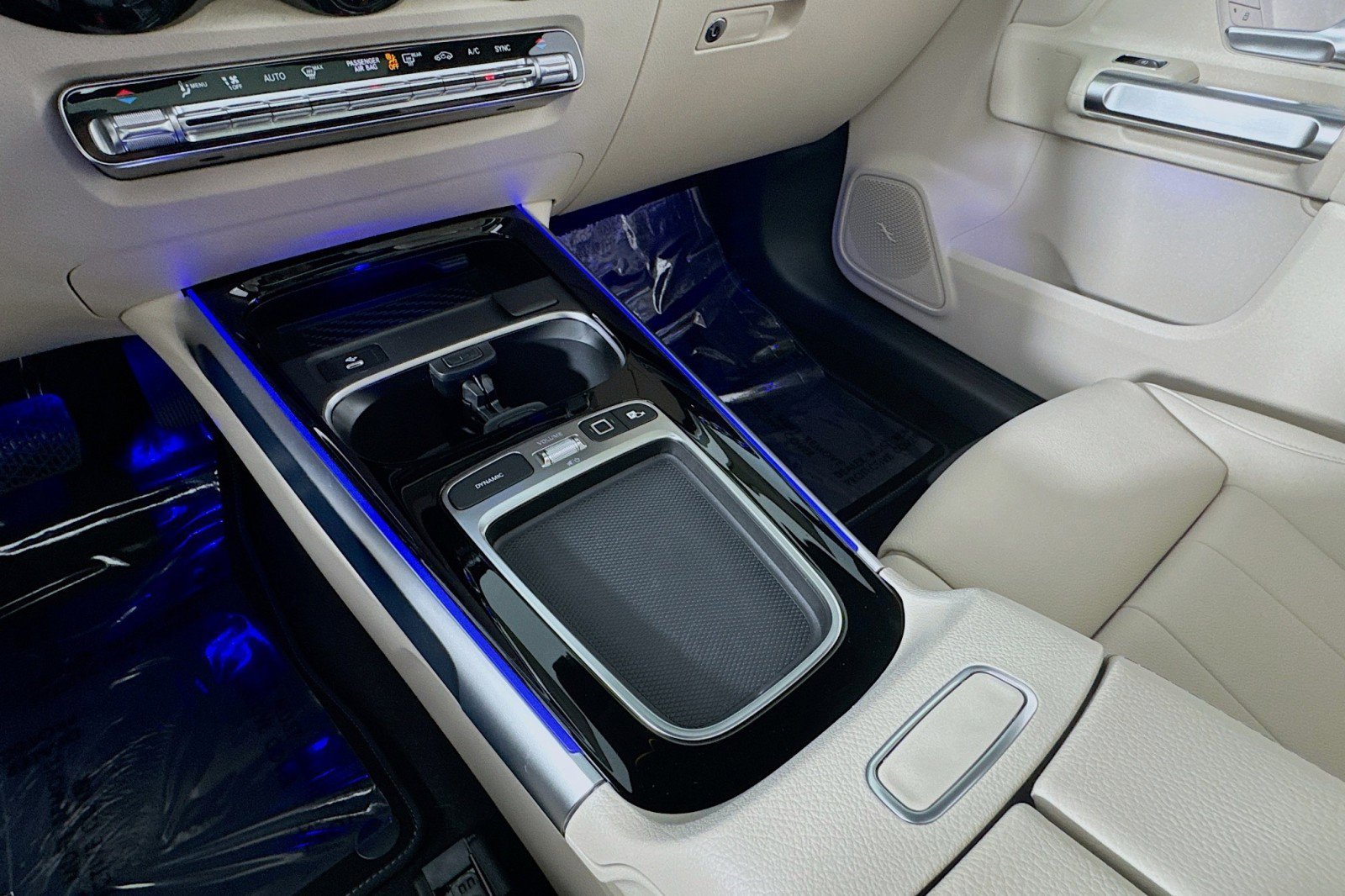 New 2026 Mercedes-Benz GLB 250 4MATIC image 5