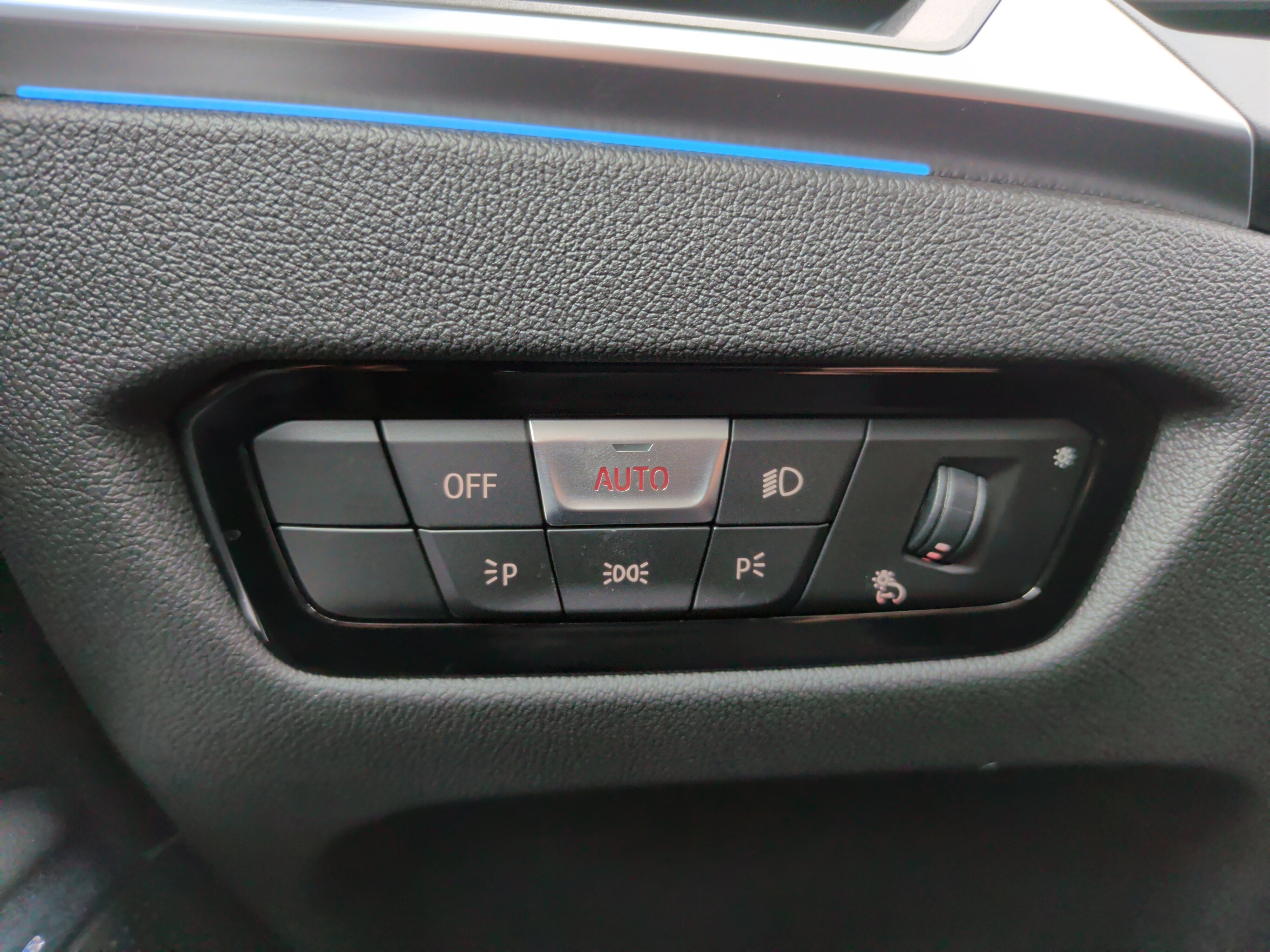 Certified 2023 BMW 330i Sedan w/ Convenience Package image 39