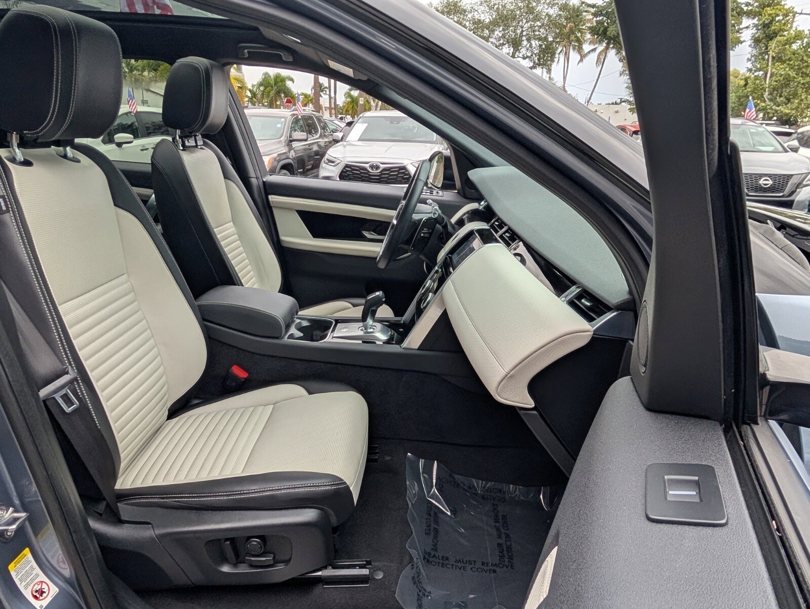 Used 2023 Land Rover Discovery Sport S R-Dynamic image 21