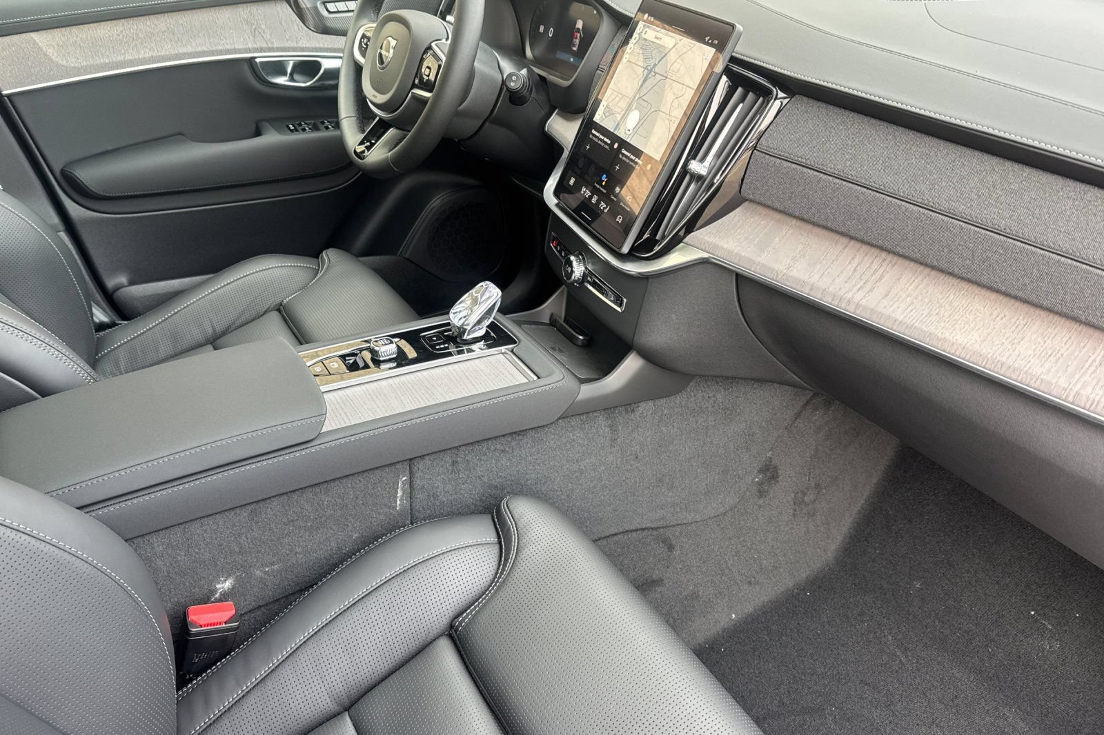 New 2026 Volvo XC90 T8 Ultra w/ Protection Package AWD/4WD image 18