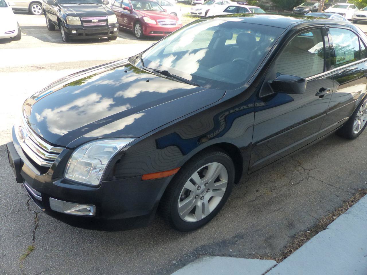 Used 2006 Ford Fusion SEL FWD image 2
