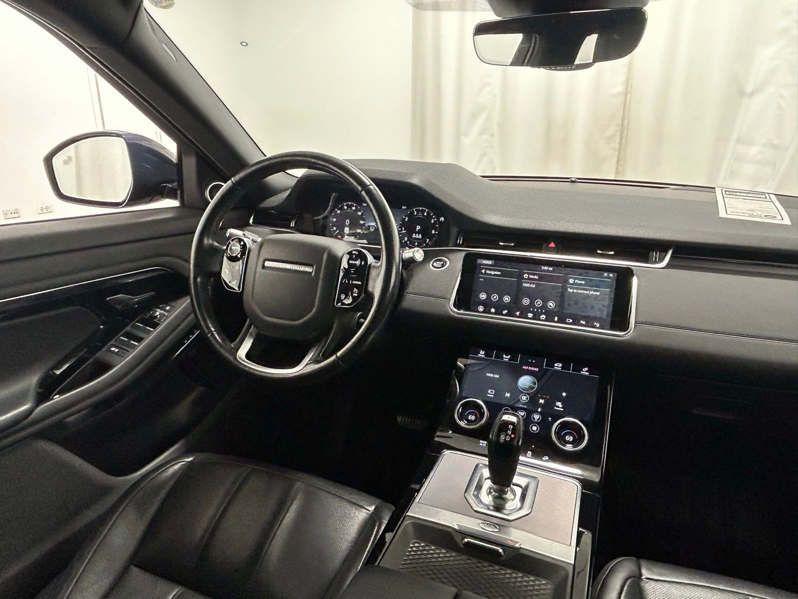Used 2020 Land Rover Range Rover Evoque SE image 10