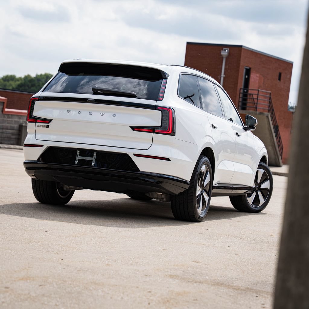 Certified 2025 Volvo EX90 Plus AWD/4WD image 6