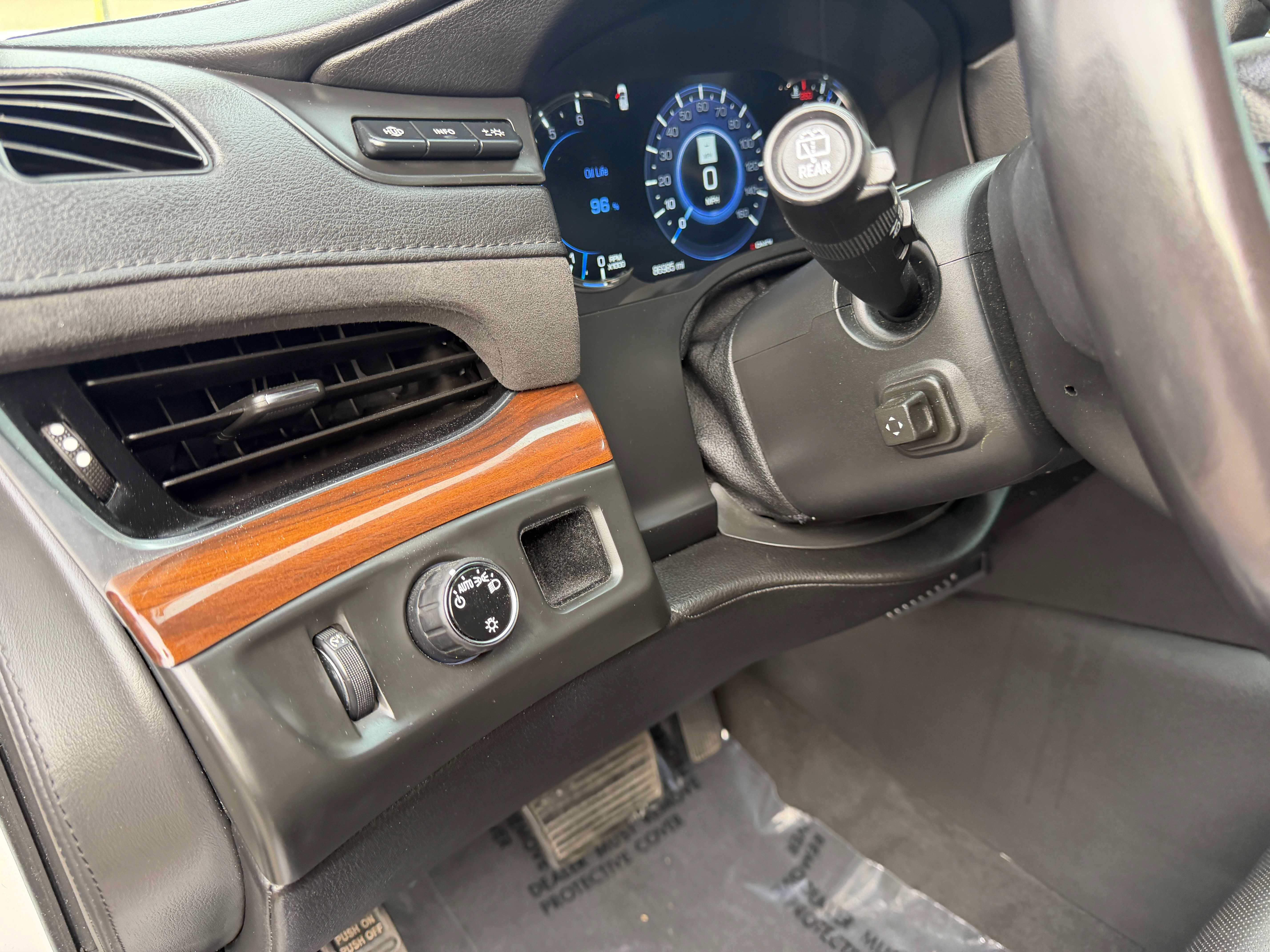 Used 2020 Cadillac Escalade Luxury image 28