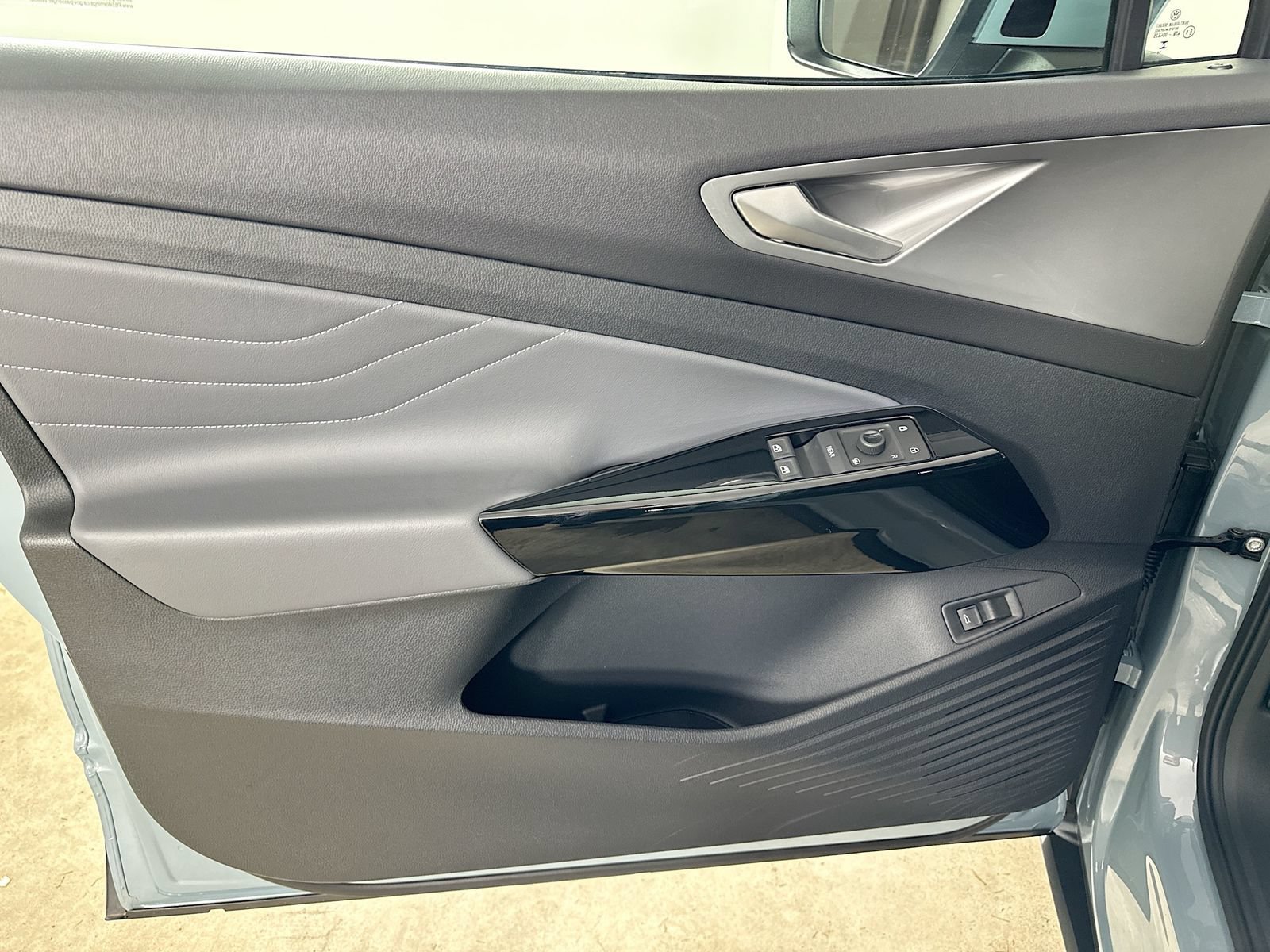 Used 2025 Volkswagen ID.4 Pro S RWD image 17