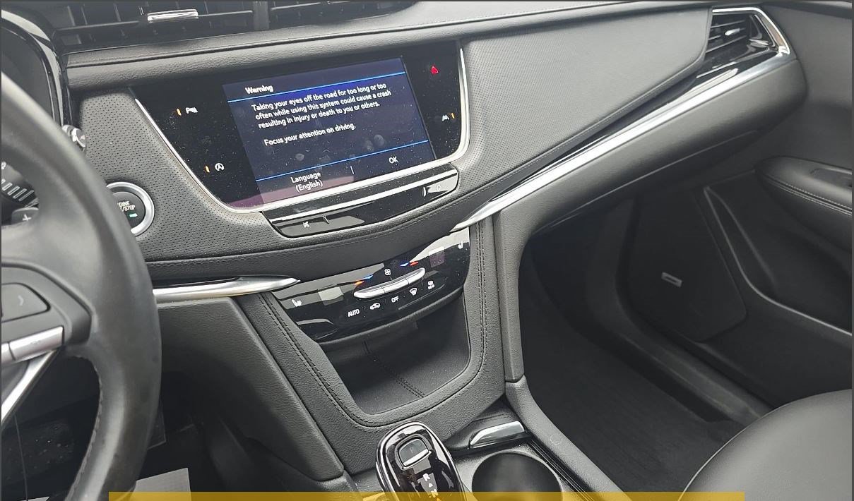 Used 2024 Cadillac XT6 Luxury w/ LPO, Floor Liner Package AWD/4WD image 12