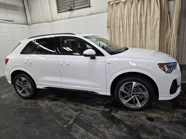 Certified 2025 Audi Q3 2.0T Premium w/ Convenience Plus Package AWD/4WD image 6