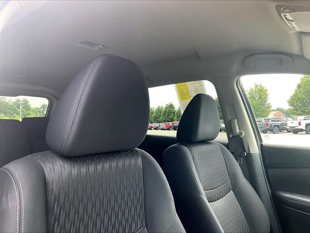 Used 2019 Nissan Rogue SV AWD/4WD image 22
