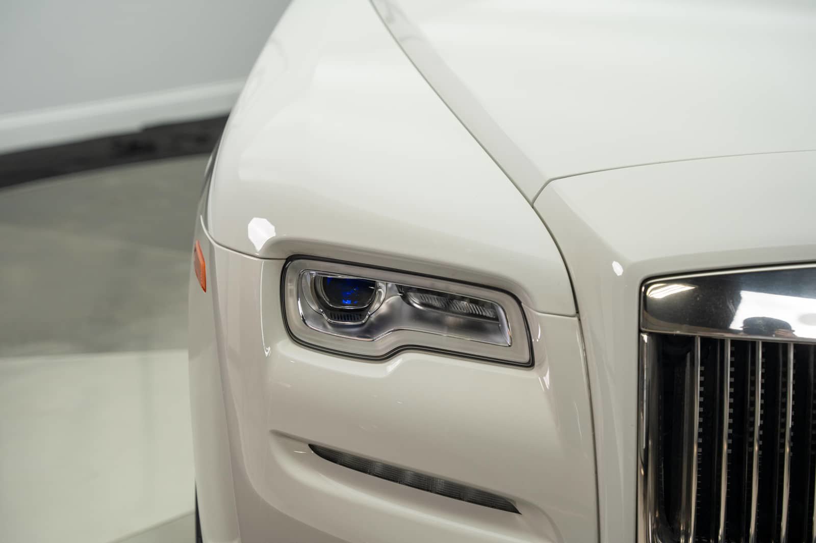 Used 2017 Rolls-Royce Dawn RWD image 10