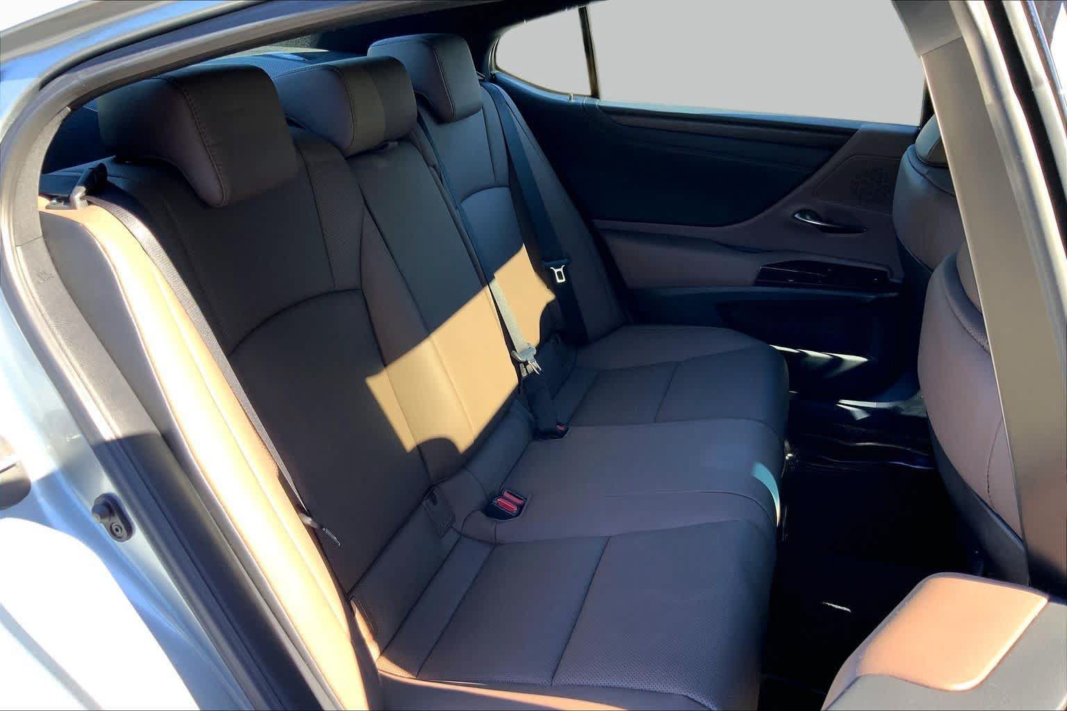 Used 2025 Lexus ES 350 w/ Premium Package FWD image 20