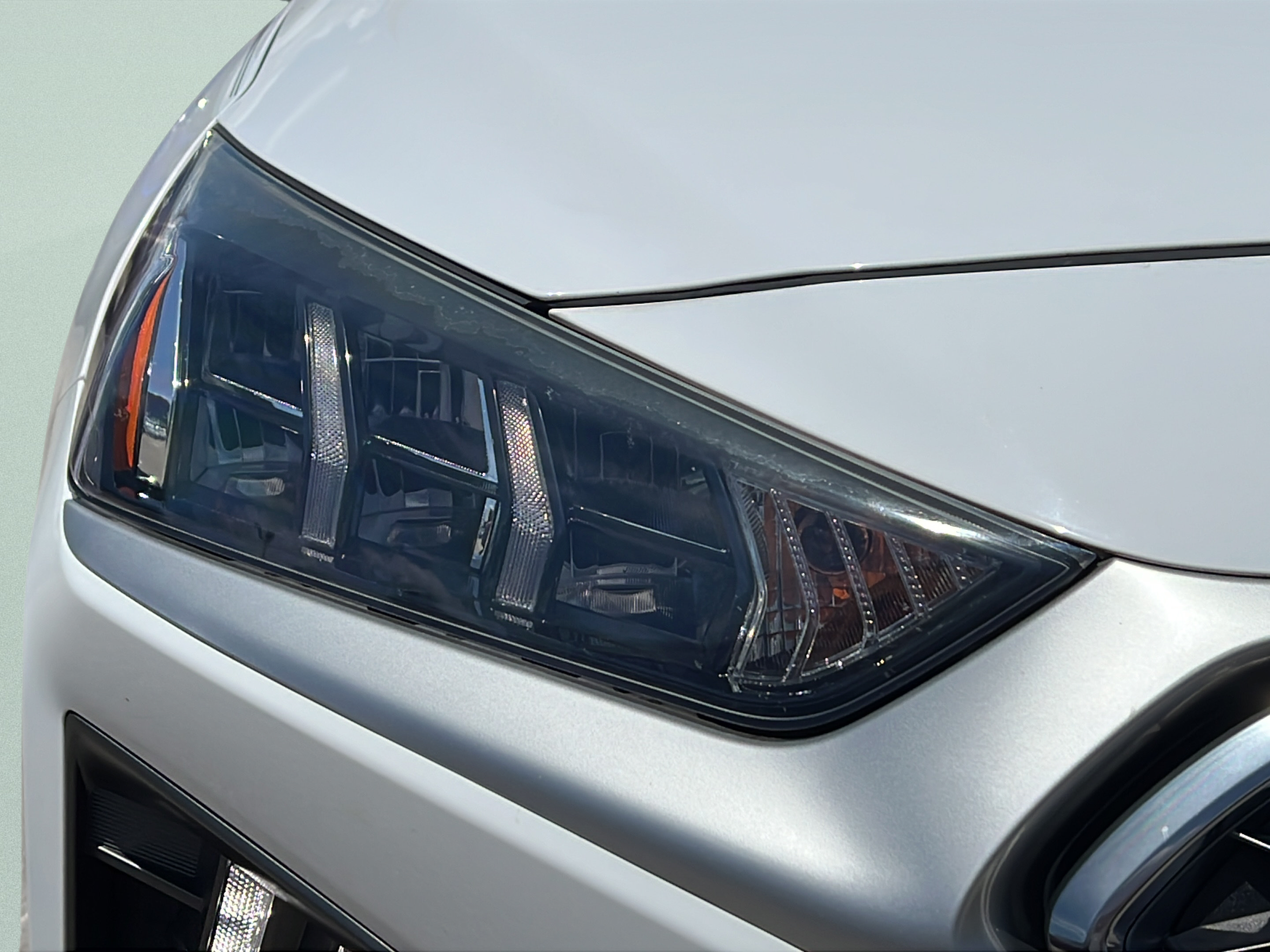 Certified 2021 Hyundai Ioniq Limited FWD image 22