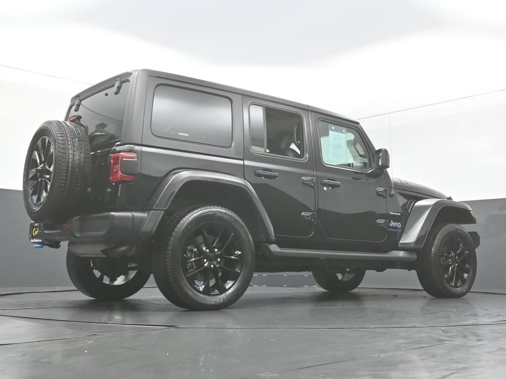 Used 2023 Jeep Wrangler Unlimited Sahara w/ Cold Weather Group AWD/4WD image 45