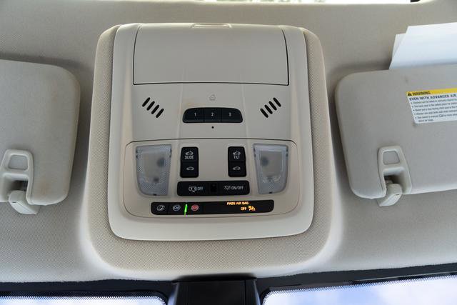 Used 2022 GMC Acadia Denali w/ Denali Ultimate Package image 23