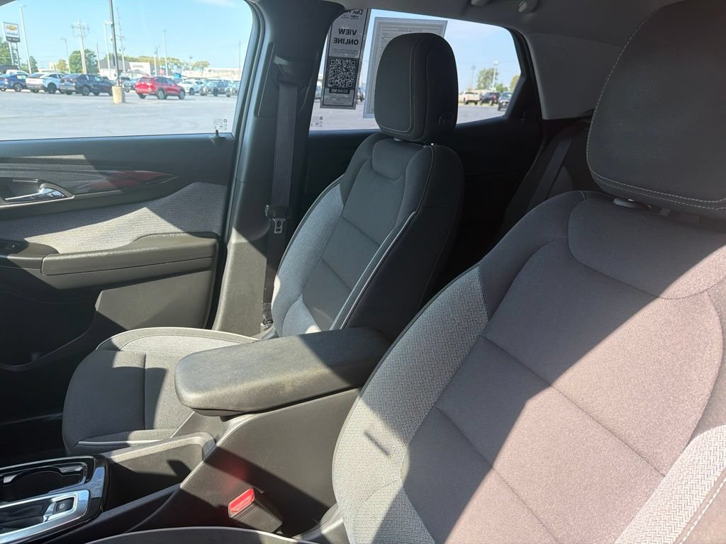 Used 2024 Chevrolet TrailBlazer LT w/ LT Cold Weather Package FWD image 12