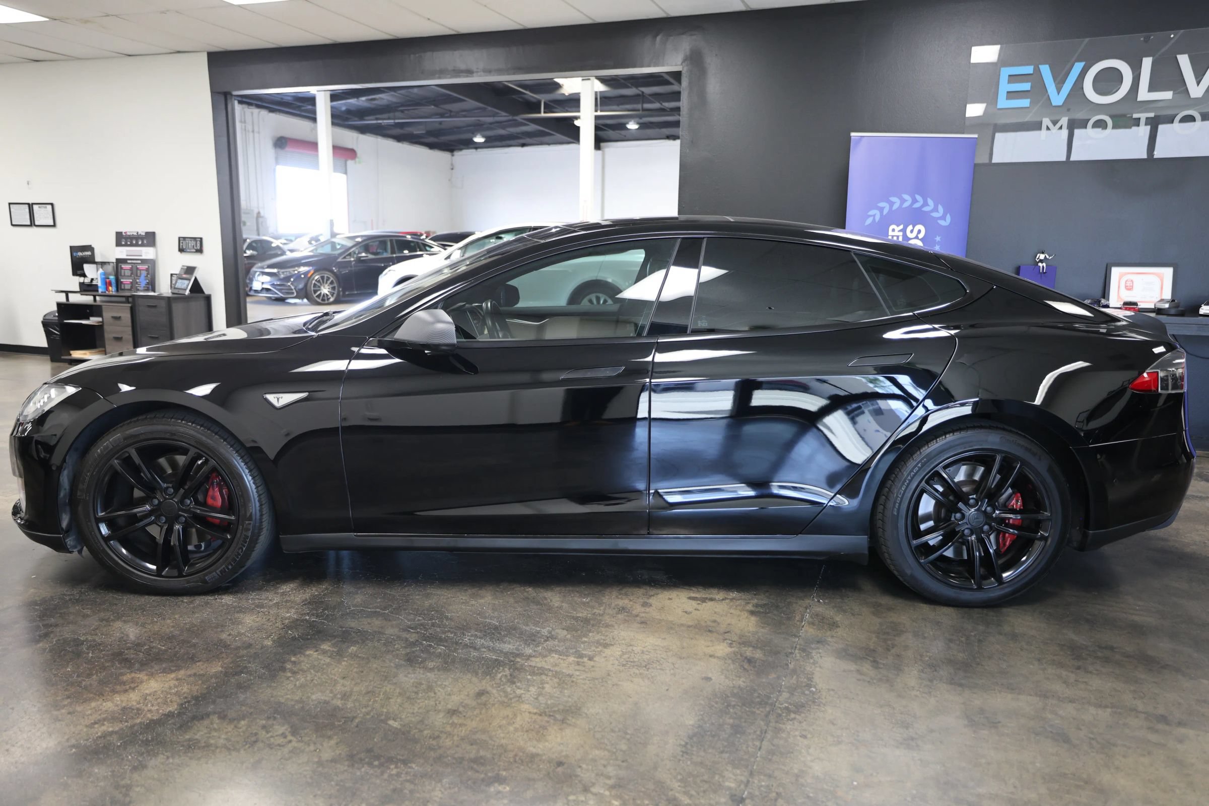 Used 2015 Tesla Model S 85 RWD image 11