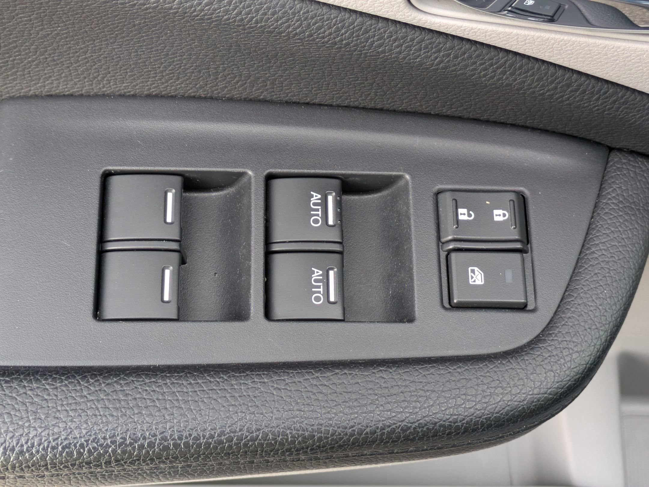 Used 2016 Honda Pilot Elite image 21