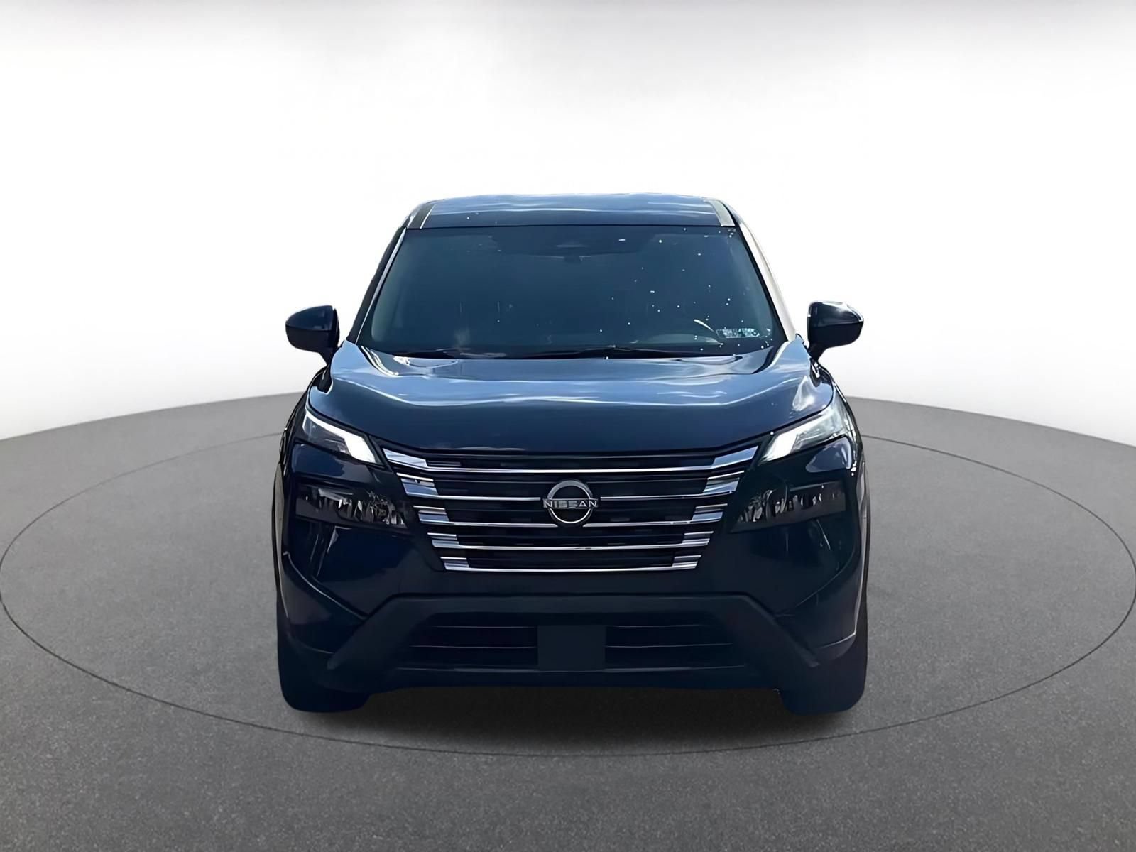 Used 2025 Nissan Rogue SV FWD image 4