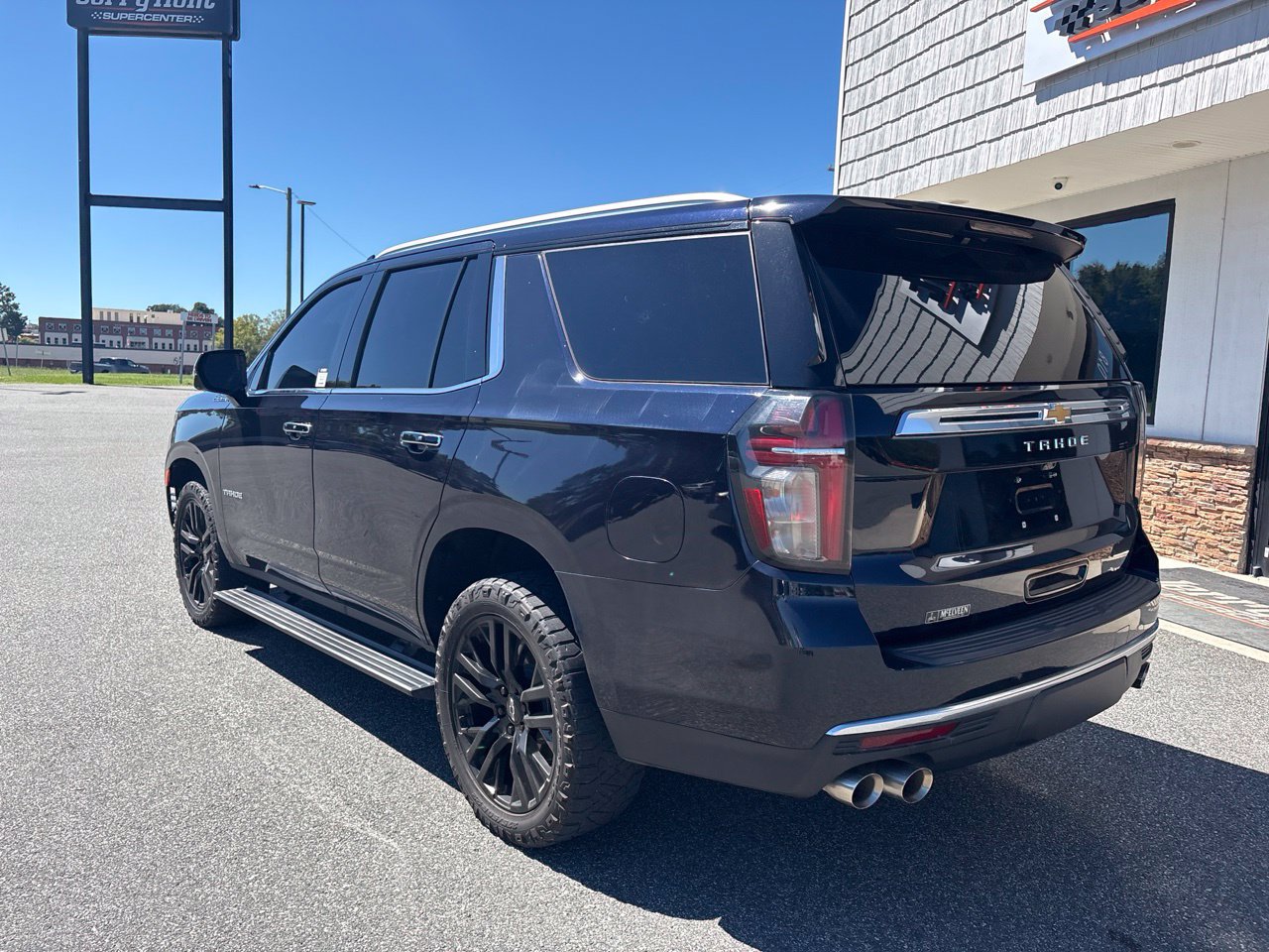 Used 2023 Chevrolet Tahoe High Country w/ Premium Package RWD image 7