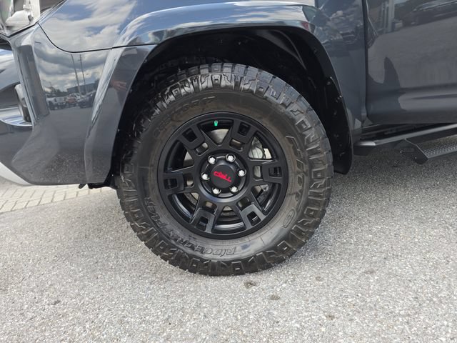 Used 2024 Toyota 4Runner TRD Off-Road Premium w/ Moonroof Package AWD/4WD image 32