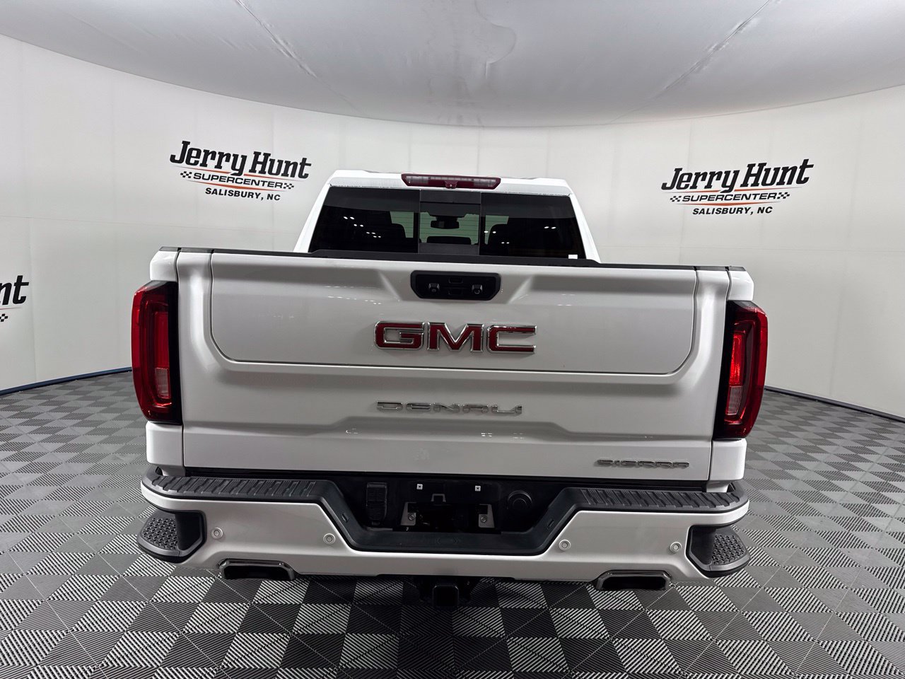 Used 2023 GMC Sierra 1500 Denali AWD/4WD image 8