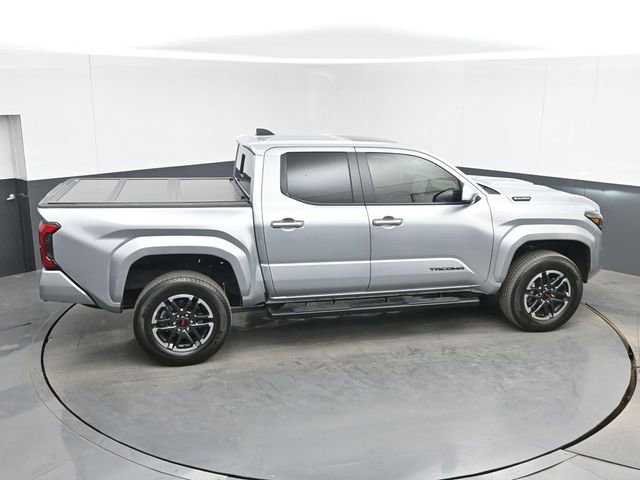 Used 2025 Toyota Tacoma TRD Sport w/ TRD Sport Upgrade Package AWD/4WD image 40