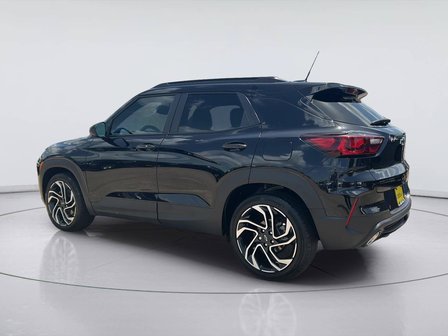 Used 2025 Chevrolet TrailBlazer RS w/ Convenience Package FWD image 4