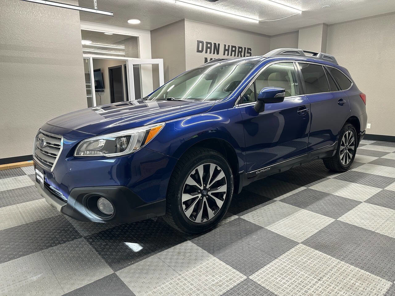 Used 2017 Subaru Outback 2.5i Limited image 2