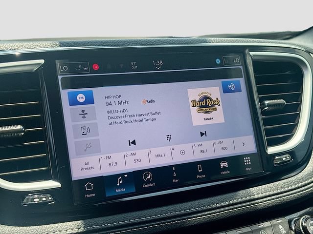 Used 2024 Chrysler Pacifica Limited w/ Uconnect Theater Family Group AWD/4WD image 16
