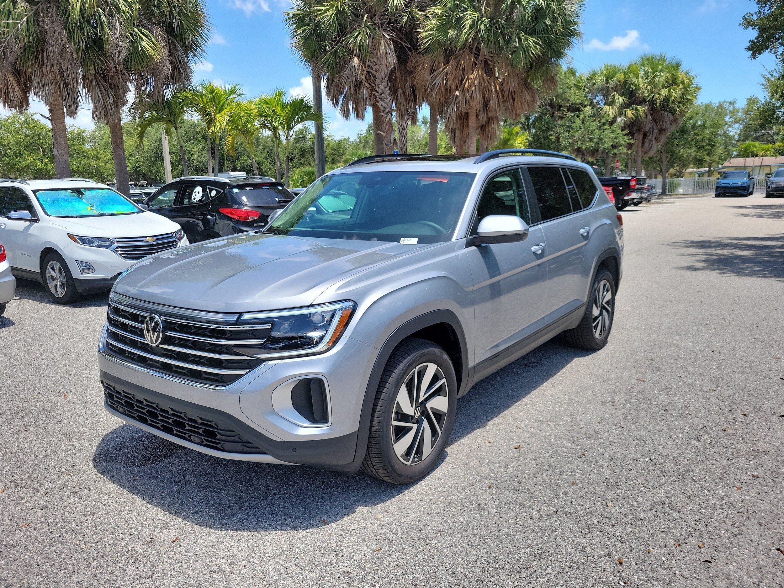New 2026 Volkswagen Atlas SE FWD image 8