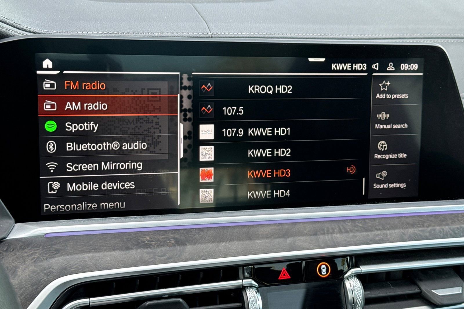 Used 2022 BMW X5 xDrive40i w/ Parking Assistance Package image 34