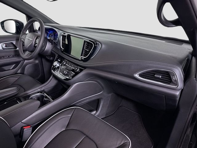 New 2026 Chrysler Pacifica Limited w/ S Appearance Package image 31