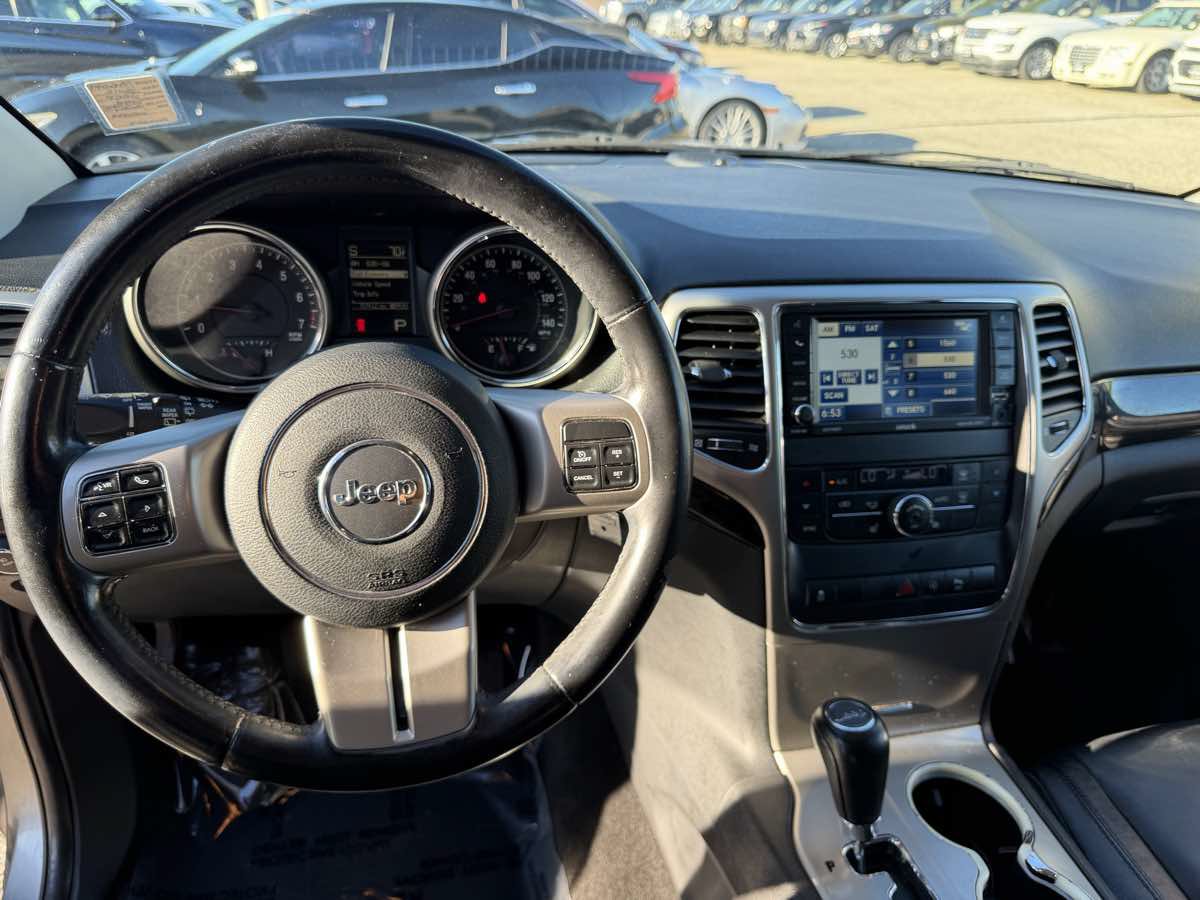 Used 2012 Jeep Grand Cherokee Laredo RWD image 11