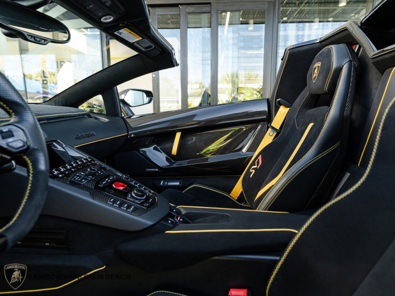 Used 2021 Lamborghini Aventador SVJ image 29