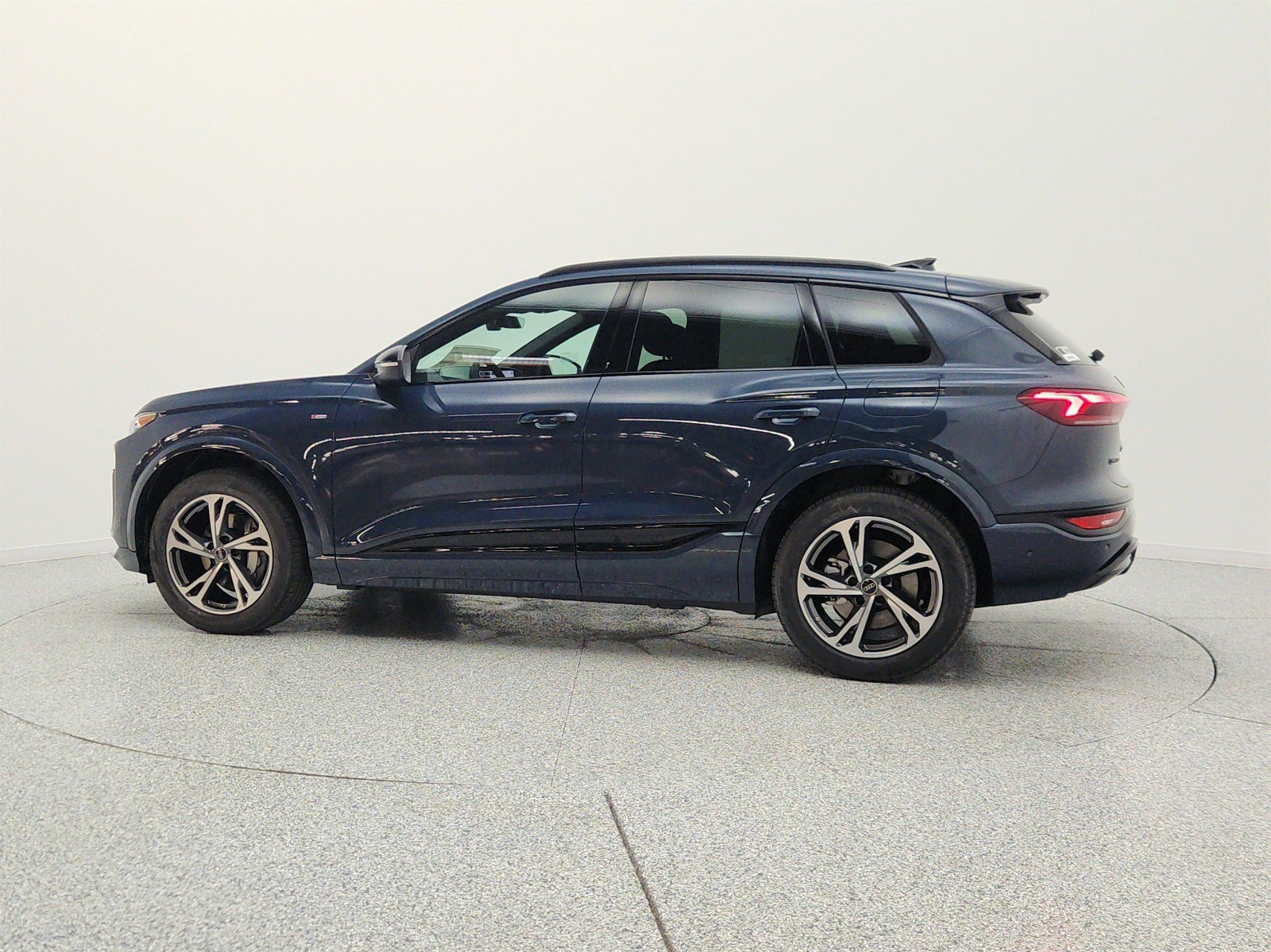 New 2027 Audi Q6 e-tron Premium Plus AWD/4WD image 8