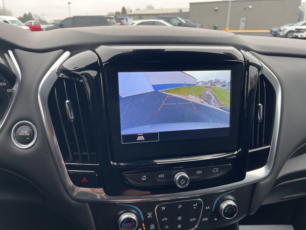 Used 2023 Chevrolet Traverse LT image 19