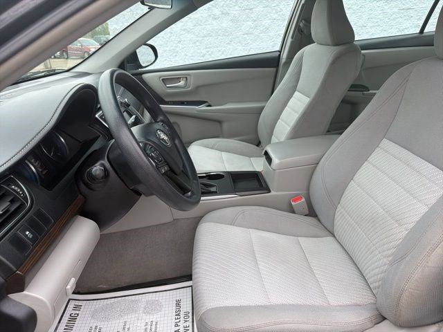 Used 2016 Toyota Camry LE FWD image 10