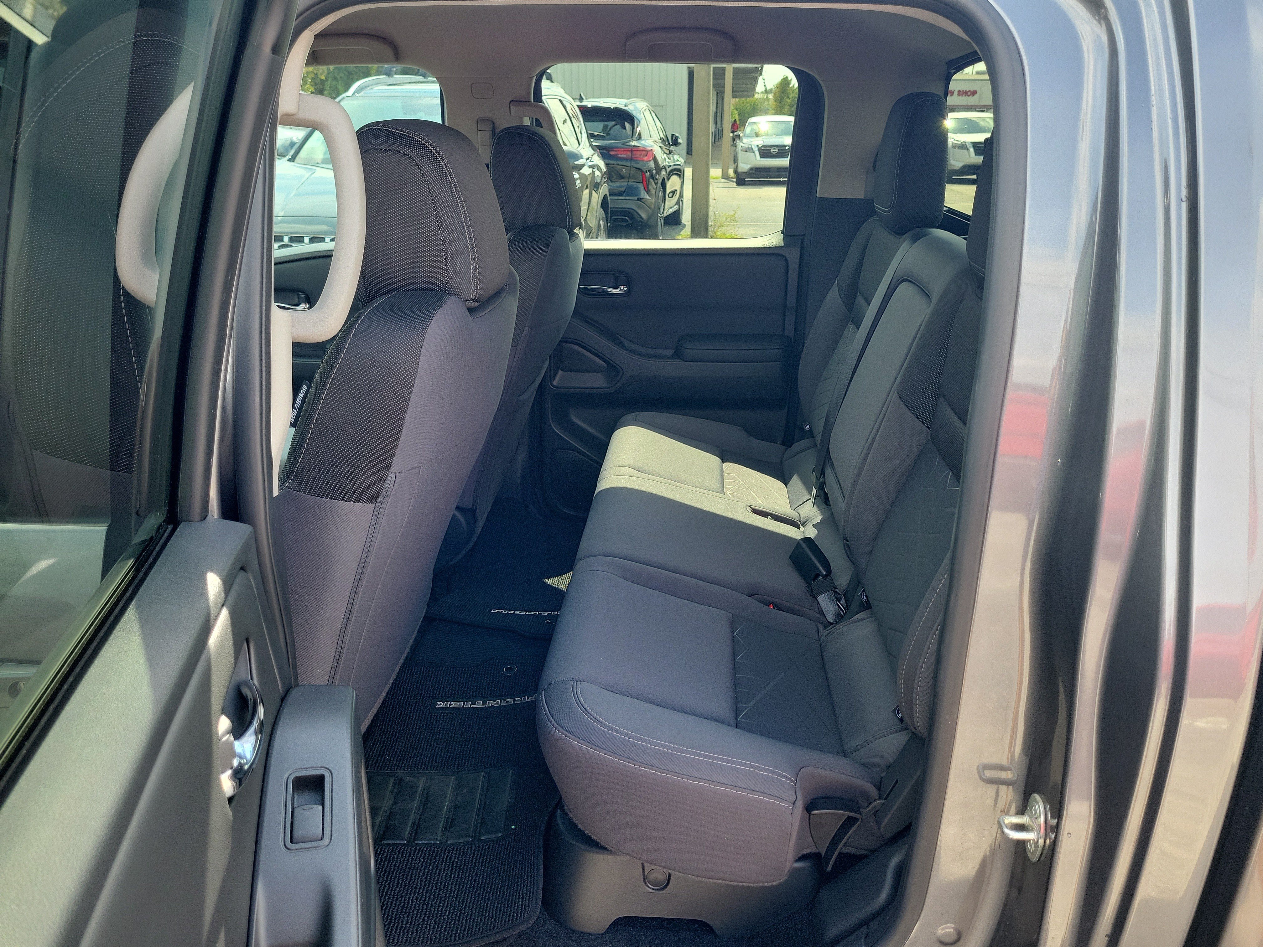 Certified 2025 Nissan Frontier SV RWD image 13