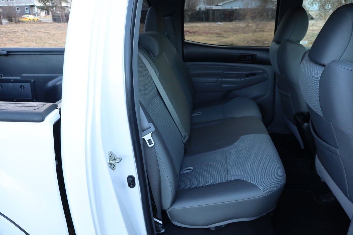 Used 2014 Toyota Tacoma PreRunner w/ TRD Off-Road Package image 21