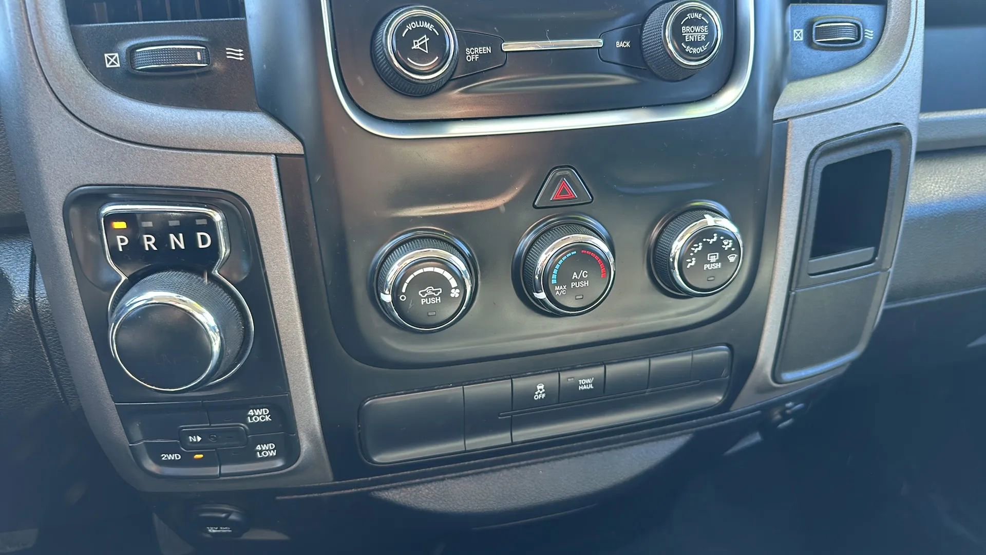 Used 2015 RAM 1500 ST AWD/4WD image 16