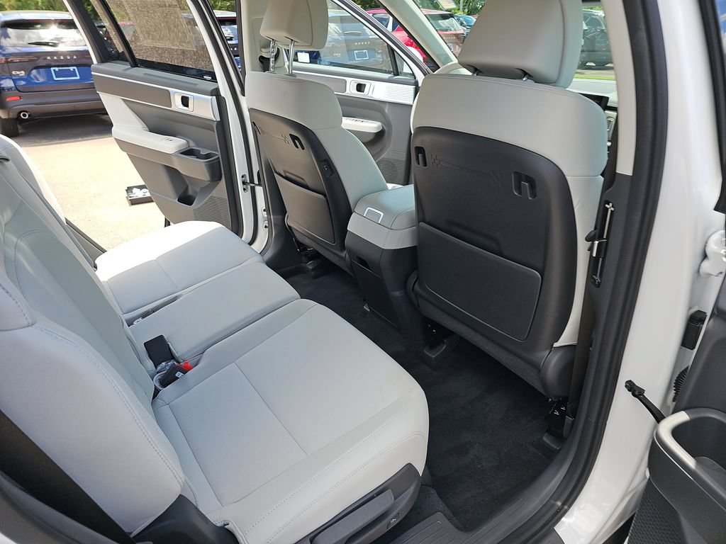Certified 2025 Hyundai Santa Fe SE FWD image 11