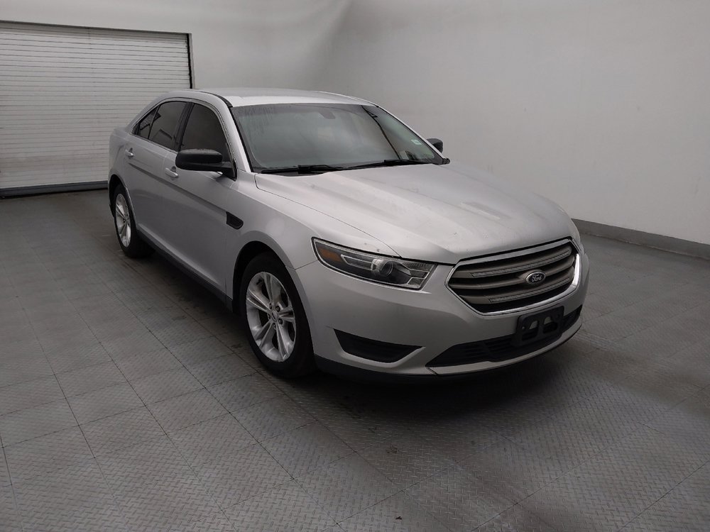 Used 2015 Ford Taurus SE FWD image 13