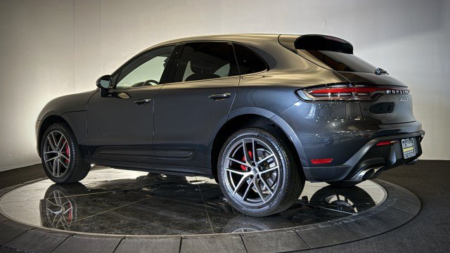 Used 2023 Porsche Macan S AWD/4WD image 31