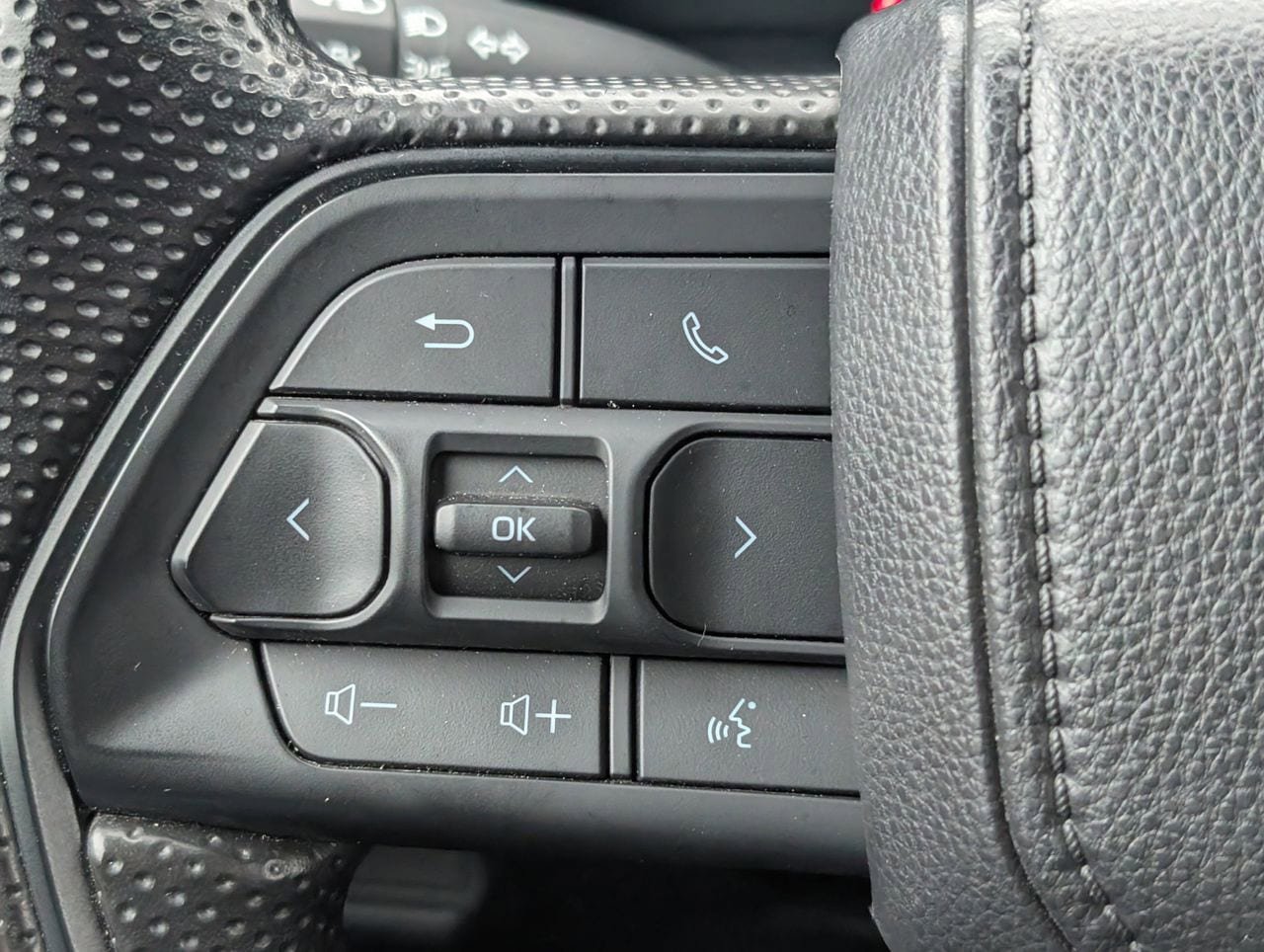 Used 2025 Toyota Tacoma SR RWD image 22
