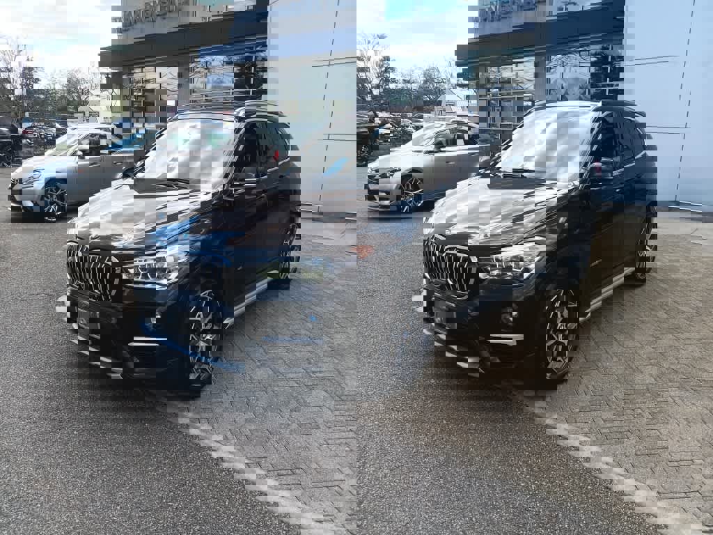 Used 2018 BMW X1 xDrive28i image 2