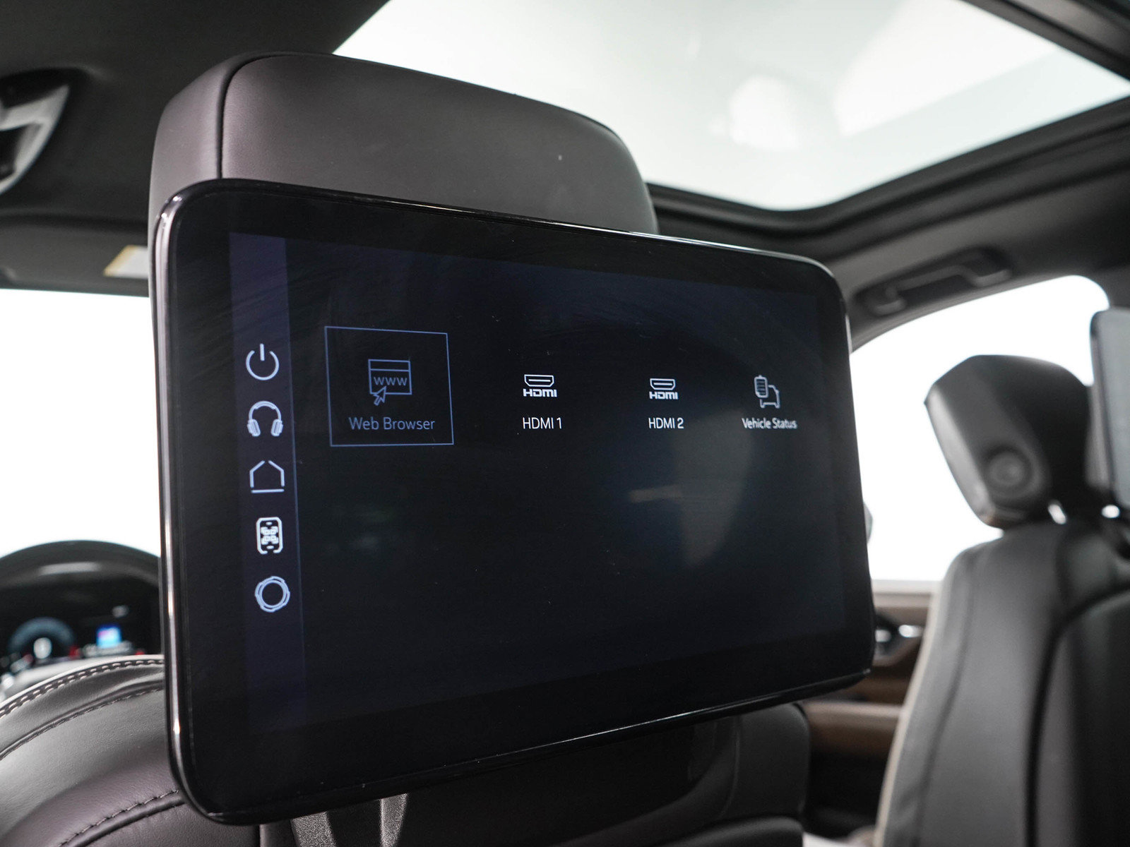 Used 2025 GMC Yukon Denali Ultimate AWD/4WD image 17
